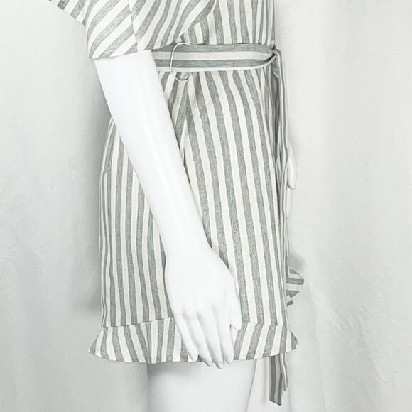 After Market White & Gray Stripe Flutter Cold Shoulder Ruffle Hem Romper SzS NWT - Picture 12 of 16